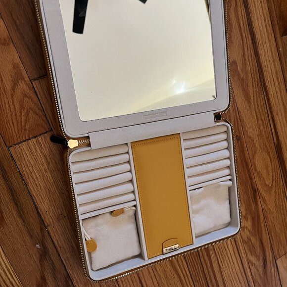 Wolf Maria Large Zip Case - Picture 6 of 6